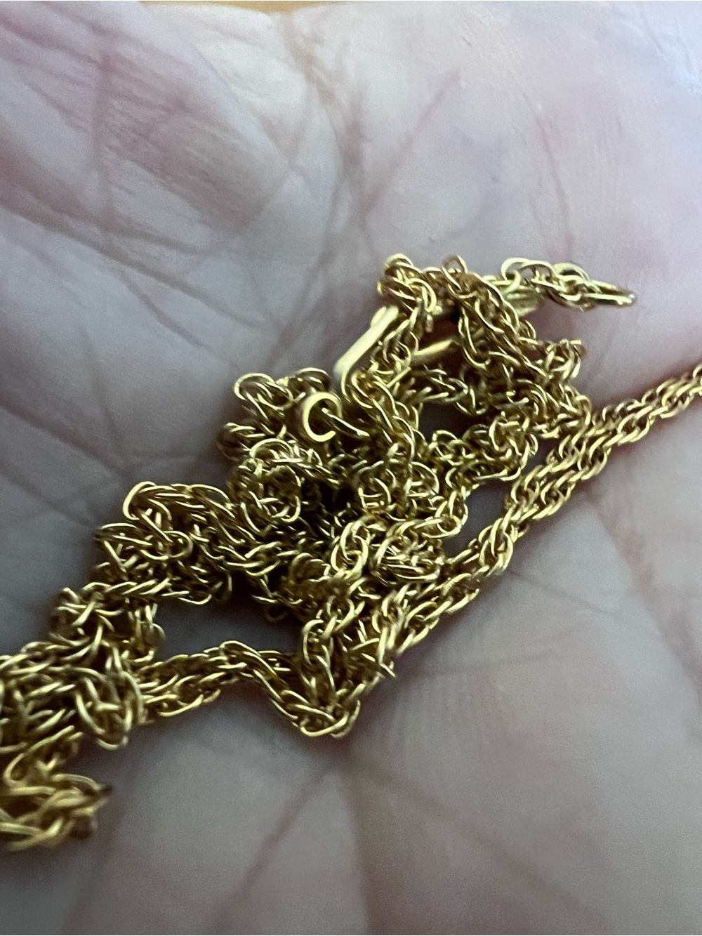 Hummel club exclusive Honey pot pendant necklace - Picture 5 of 5